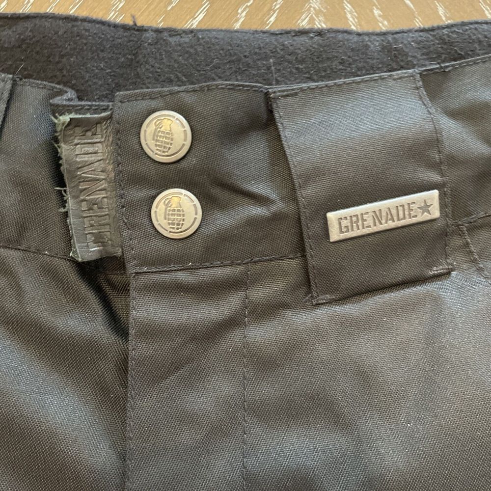 Grenade MEDIUM Snowboard Ski Snow Pants Men's Black TS0‎ ~ EXCELLENT & Fast Ship - Picture 4 of 16